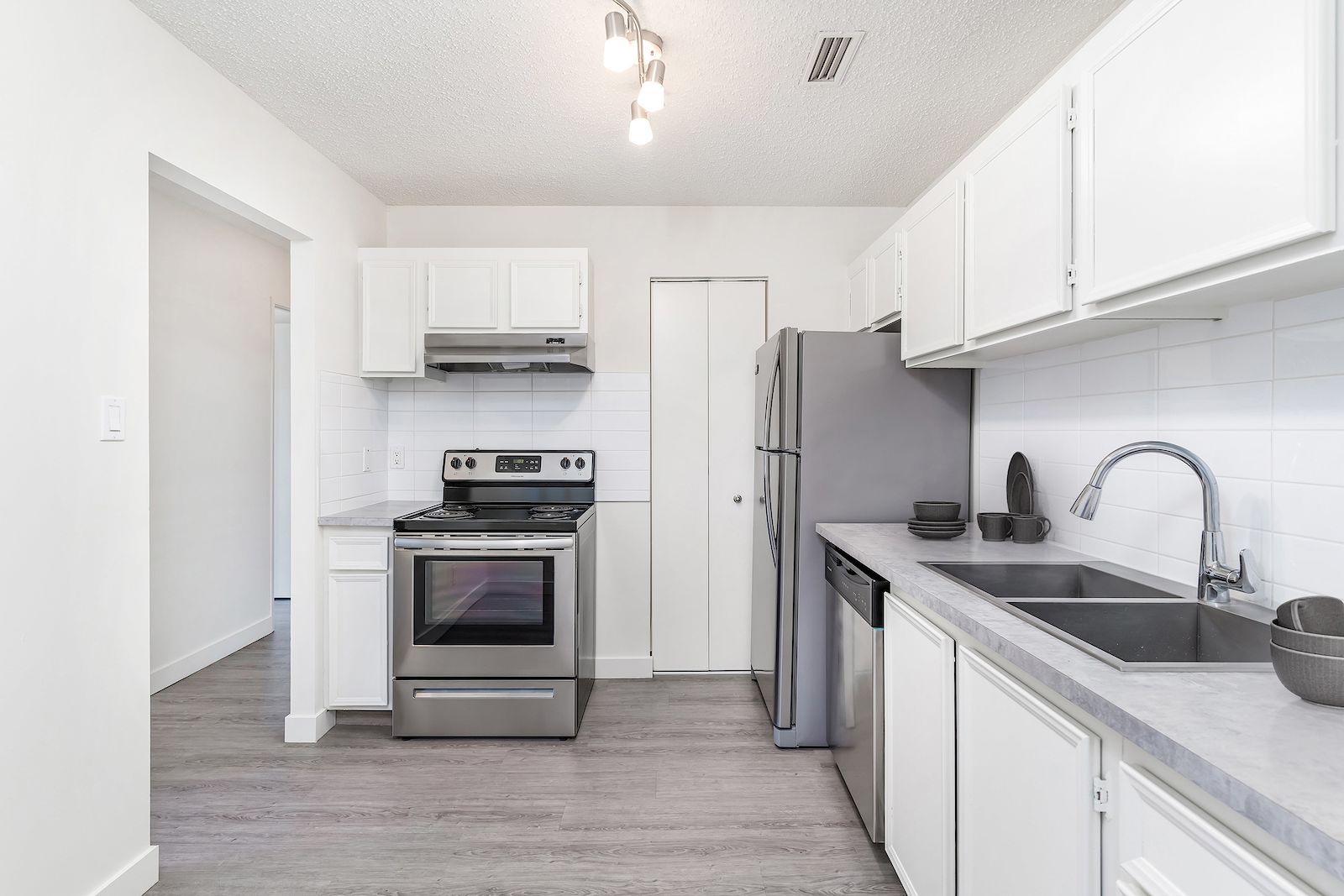 Tamarack+East+%26amp%3B+West+6 Edmonton 2 bedrooms Apartment for rent. Property photo: 288681-1