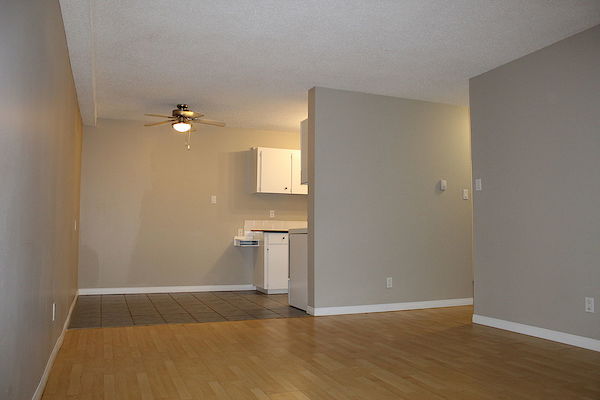 +Seventh+Street+Manor+Dining+Area Edmonton bachelor bedrooms Apartment for rent. Property photo: 289320-3