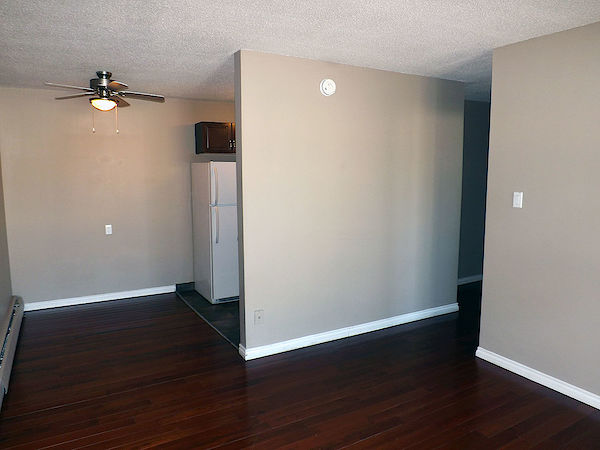 +Nicoll+Manor+Dining+Area Edmonton studio Apartment for rent. Property photo: 289326-2