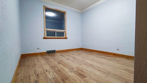 bedroom+1 Calgary 2 bedrooms Main Floor for rent. Property photo: 292430-3