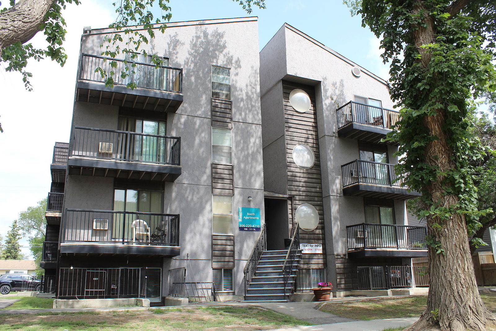 Booth+Apartments+Exterior Saskatoon 1 bedroom Apartment for rent. Property photo: 294104-1