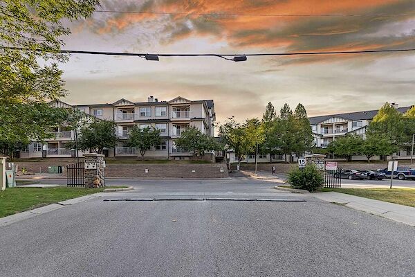 Calgary 2 bedrooms Condo Unit for rent. Property photo: 29481-2