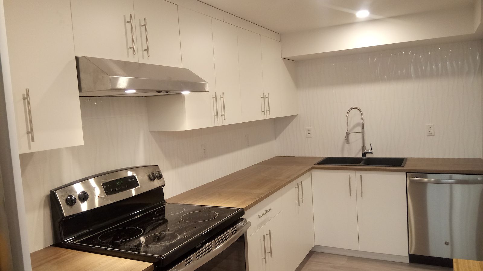 Calgary 2 bedrooms Basement for rent. Property photo: 295138-1