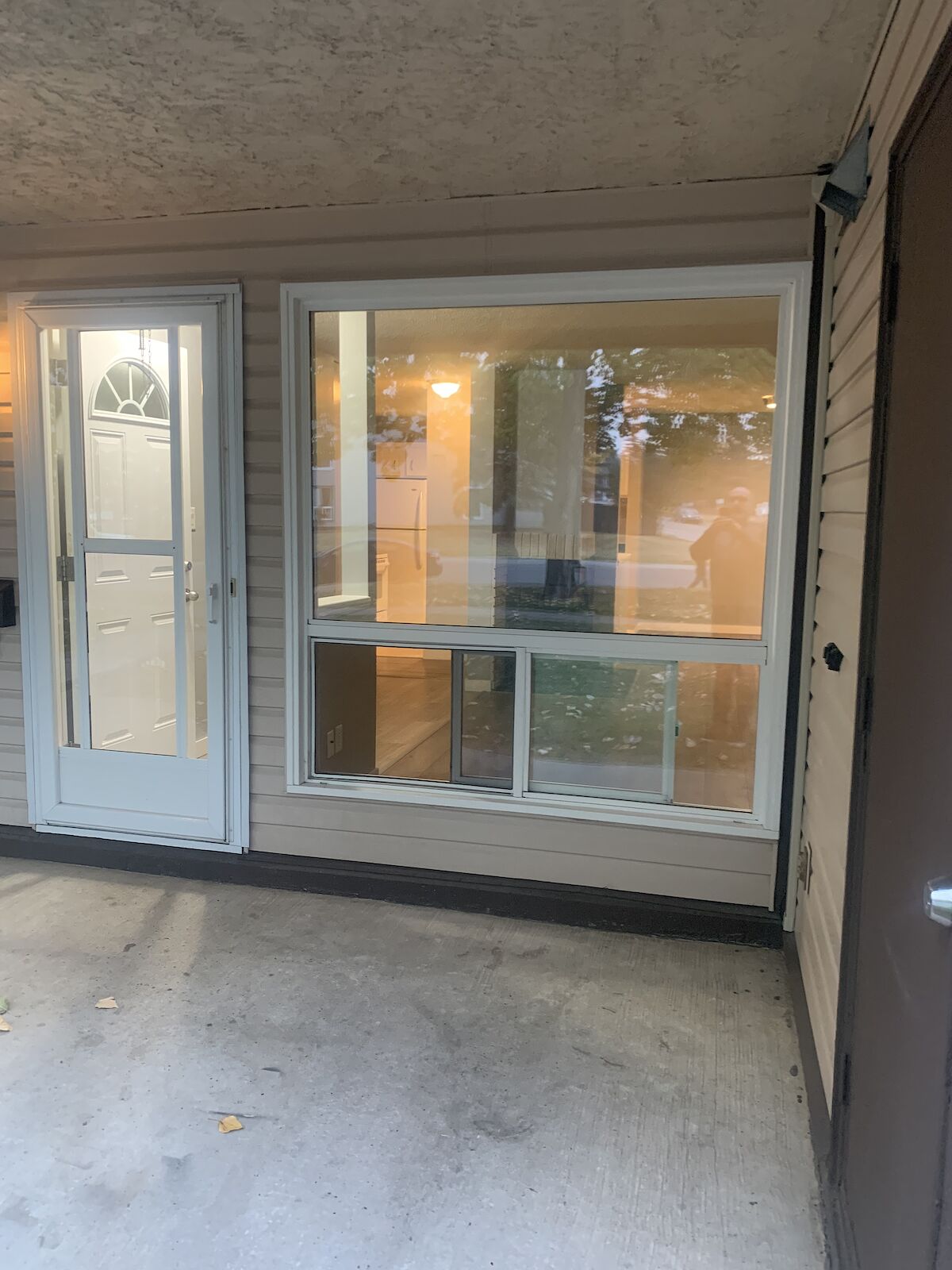 Edmonton 2 bedrooms Condo Unit for rent. Property photo: 299252-1