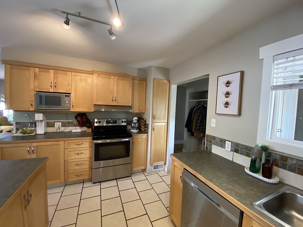 Calgary 3 bedrooms Main Floor for rent. Property photo: 30065-1