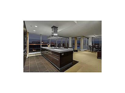 Calgary 2 bedrooms Condo Unit for rent. Property photo: 300680-2