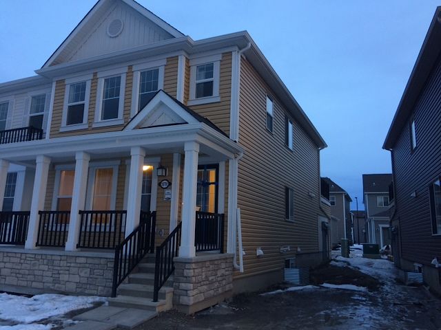 Calgary 3 bedrooms Townhouse for rent. Property photo: 301265-1