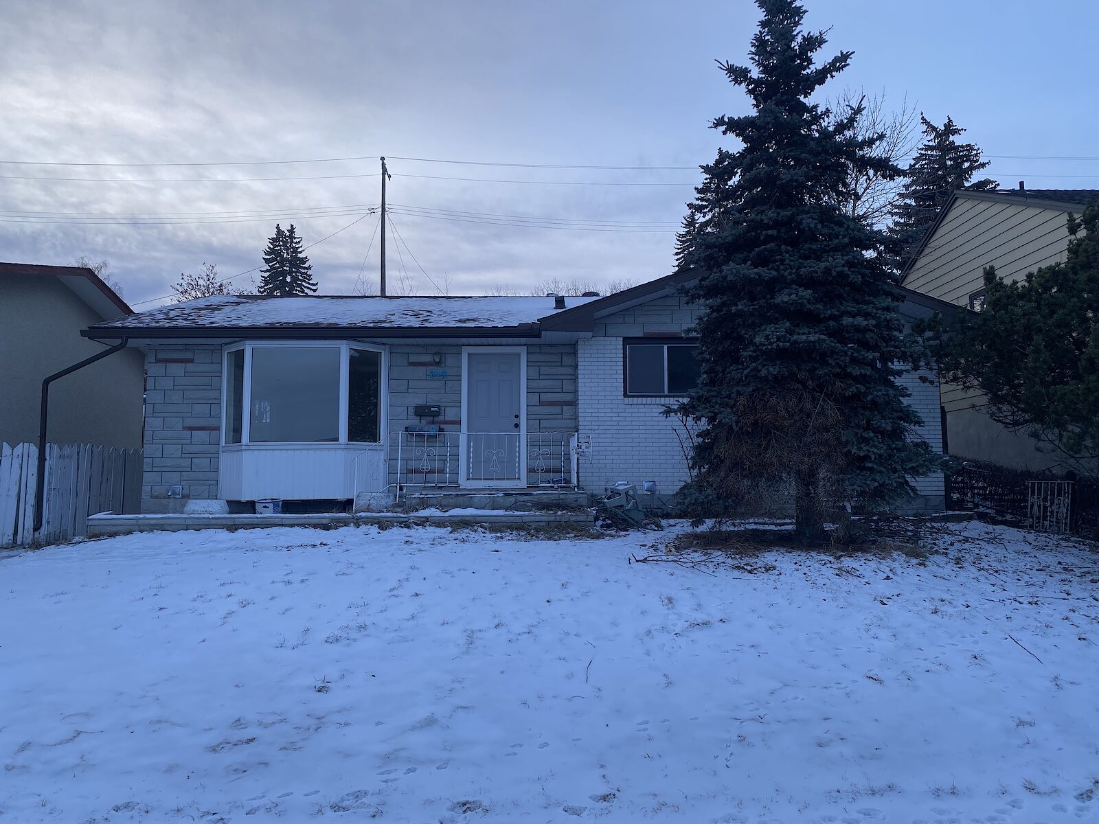 Calgary 3 bedrooms Main Floor for rent. Property photo: 304155-1