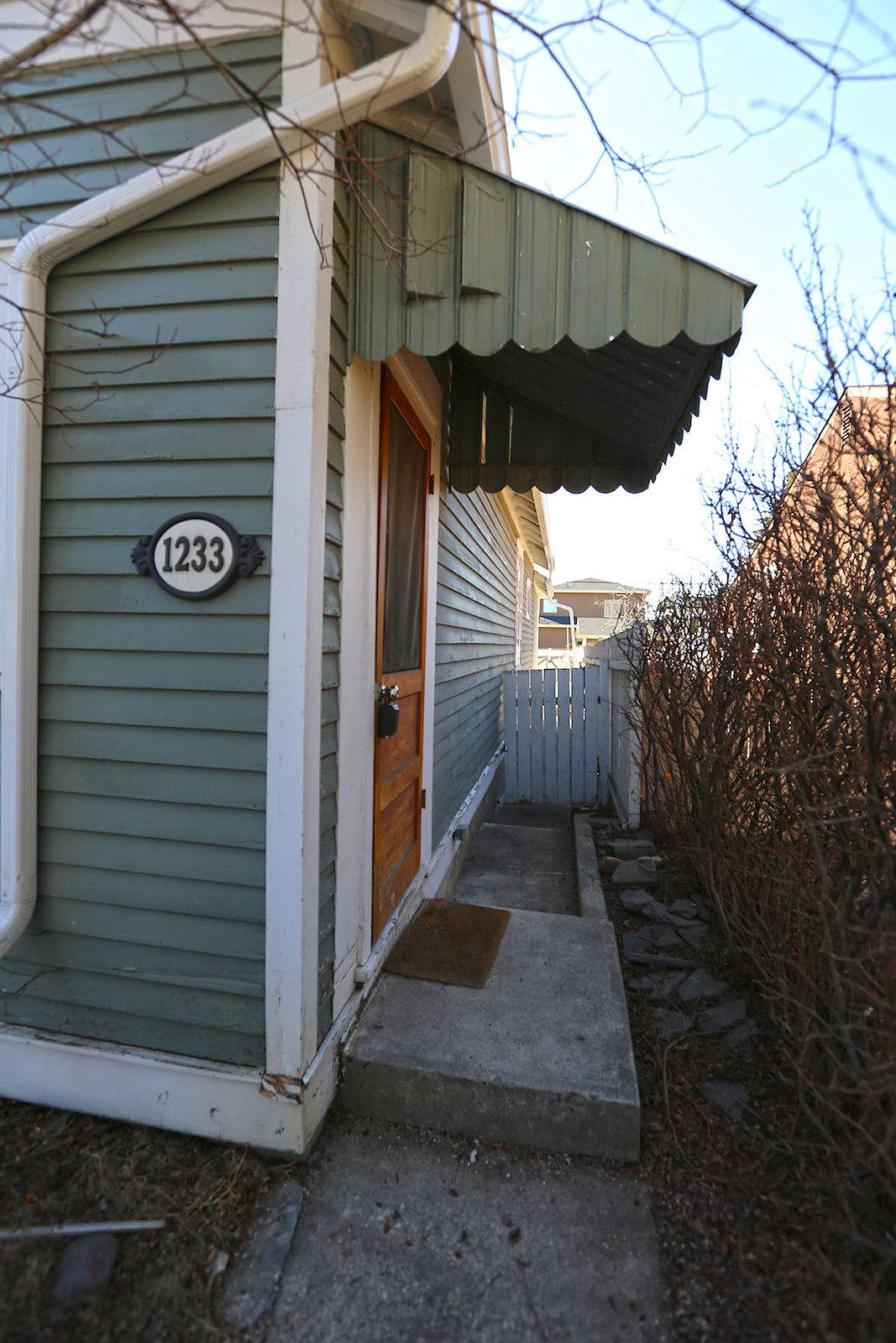 Calgary 2 bedrooms House for rent. Property photo: 304700-1