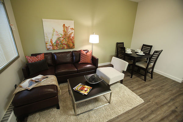 Calgary bachelor bedrooms Townhouse for rent. Property photo: 310677-3