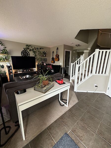 Calgary 2 bedrooms Duplex for rent. Property photo: 31080-2