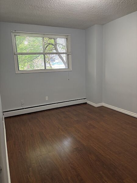 Main+bedroom Calgary 2 bedrooms Apartment for rent. Property photo: 311214-2