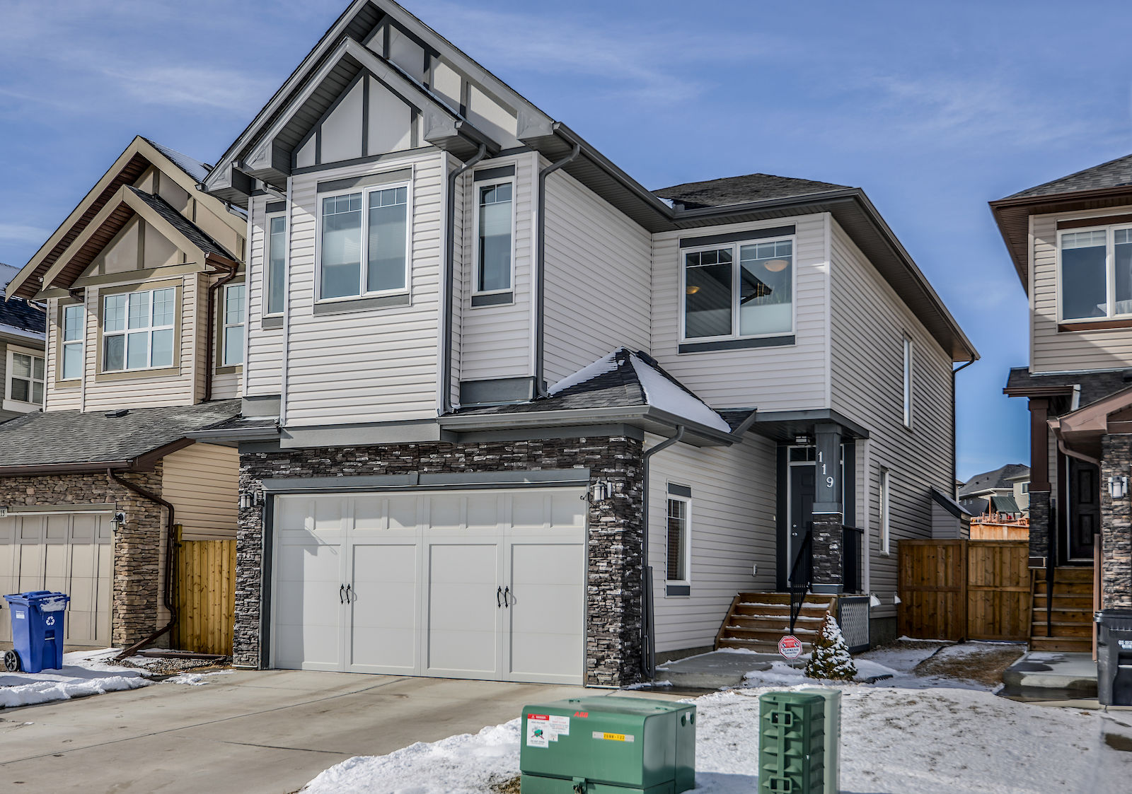 Calgary 5 bedrooms House for rent. Property photo: 313533-1