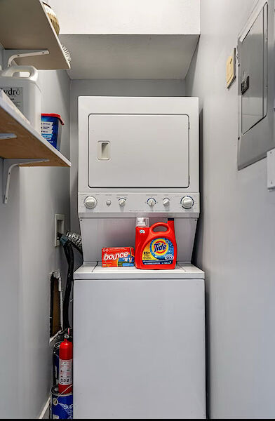 Calgary 2 bedrooms Condo Unit for rent. Property photo: 314737-2