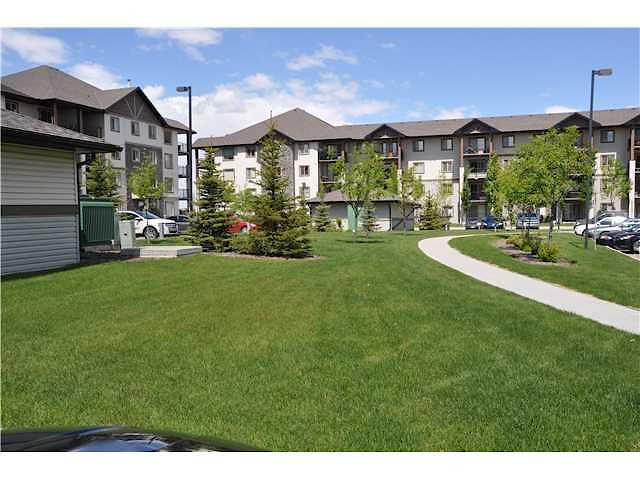 Calgary 2 + Den bedrooms Condo Unit for rent. Property photo: 315610-1