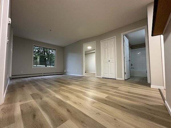 Calgary 2 + Den bedrooms Condo Unit for rent. Property photo: 315610-2