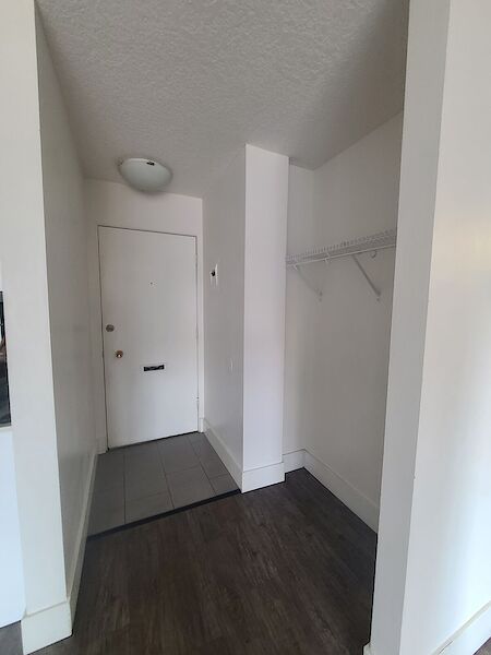 Calgary 1 bedroom Apartment for rent. Property photo: 317296-2