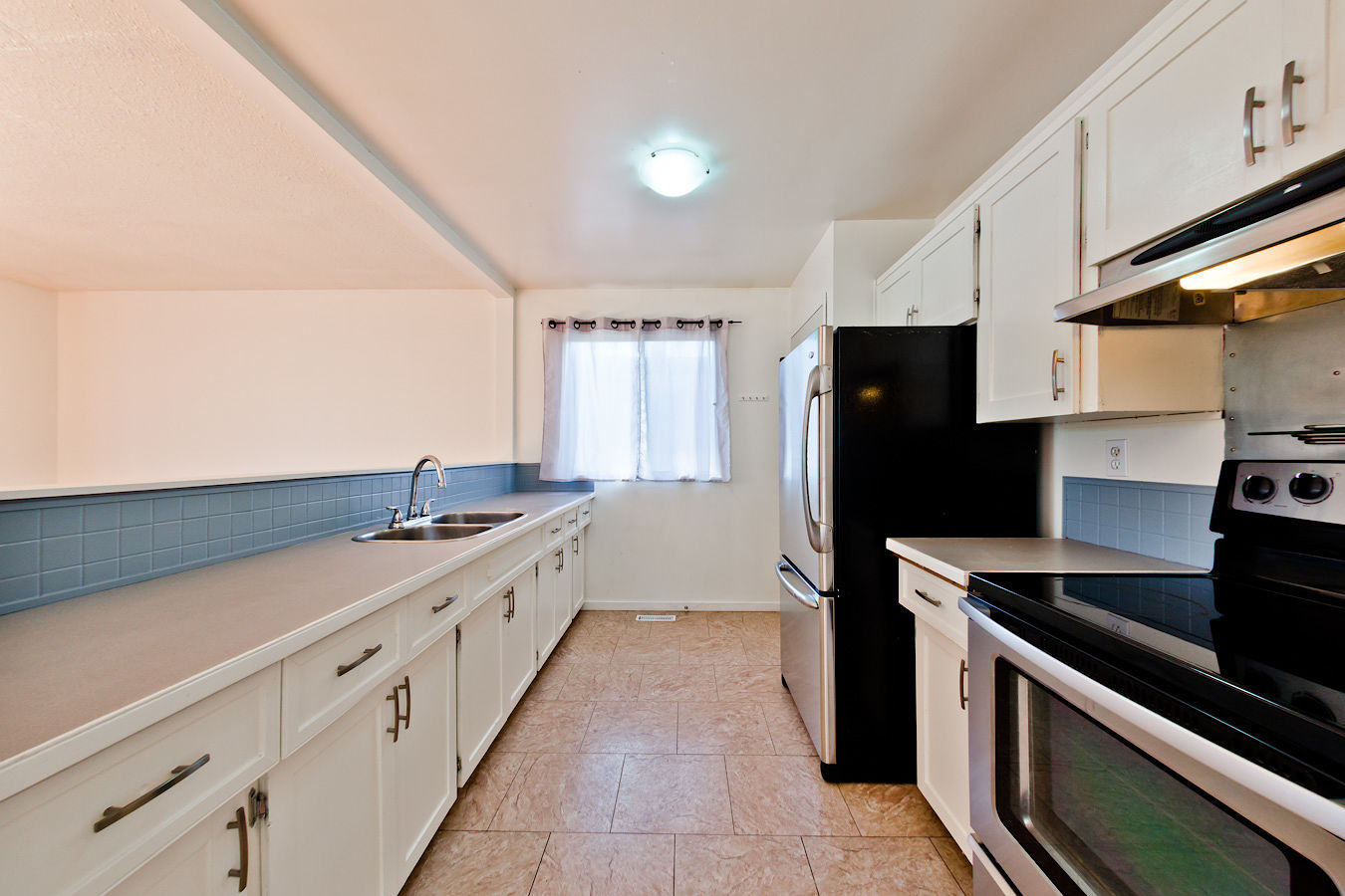 Calgary 3 bedrooms Main Floor for rent. Property photo: 317909-1
