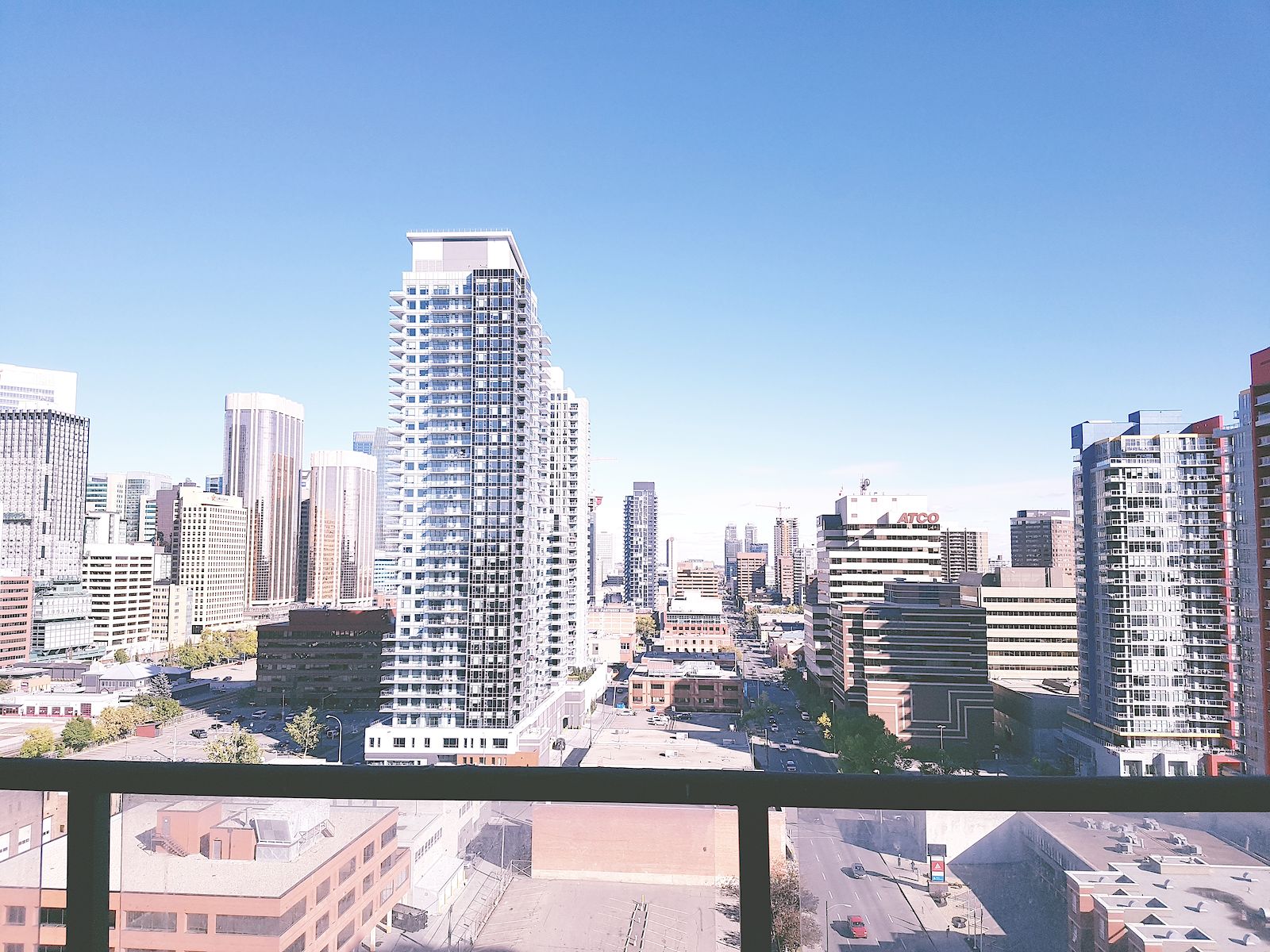Calgary 2 bedrooms Condo Unit for rent. Property photo: 320760-1