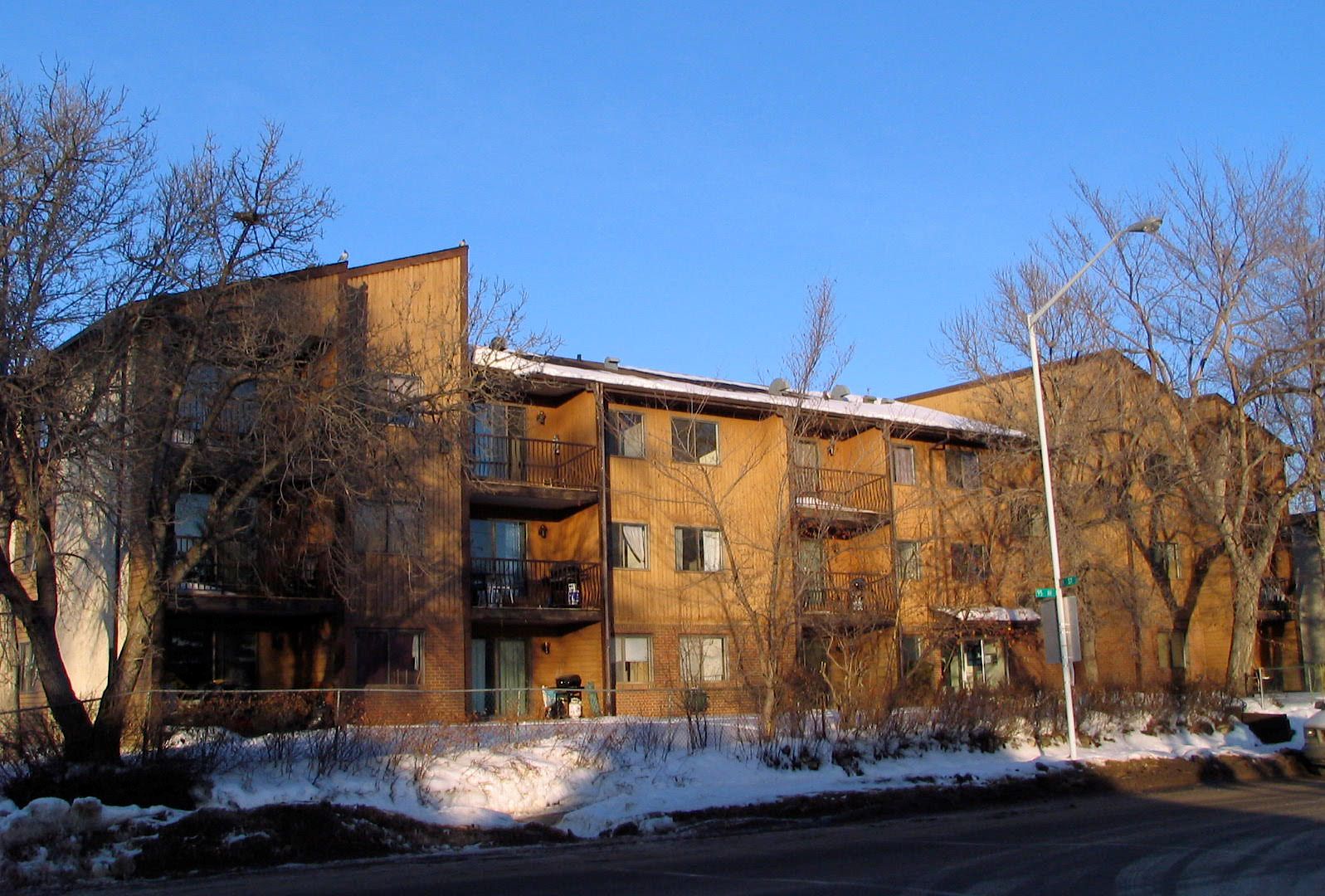 Front+building+view Edmonton 1 bedroom Condo Unit for rent. Property photo: 323203-1