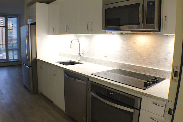 Calgary 2 bedrooms Condo Unit for rent. Property photo: 323899-3