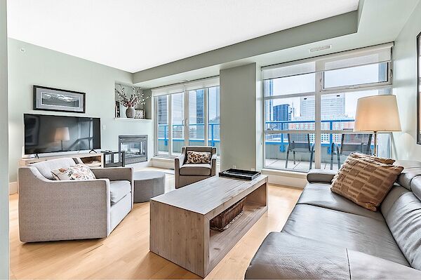 Calgary 2 bedrooms Condo Unit for rent. Property photo: 325135-3
