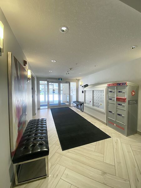 Calgary 1 bedroom Condo Unit for rent. Property photo: 327611-2