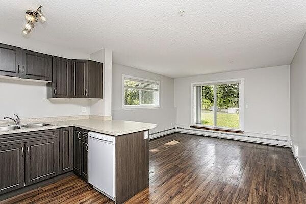 Edmonton 1 bedrooms Apartment for rent. Property photo: 330969-2