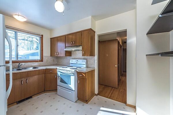Calgary 3 bedrooms Main Floor for rent. Property photo: 332255-2