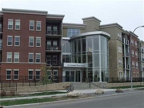 Calgary 2 + Den bedrooms Condo Unit for rent. Property photo: 332560-1