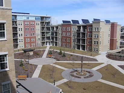 Calgary 2 + Den bedrooms Condo Unit for rent. Property photo: 332560-2