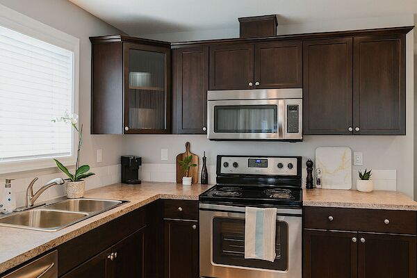 Edmonton 6 bedrooms House for rent. Property photo: 333724-2