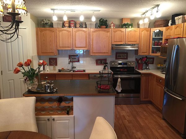 Calgary 2 bedrooms Condo Unit for rent. Property photo: 334058-2