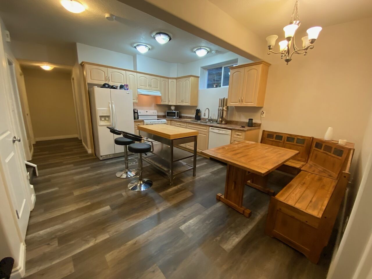 Edmonton Pet Friendly Basement For Rent | Queen Alexandra | Newer 3 Bedroom Basement Suite | ID ...