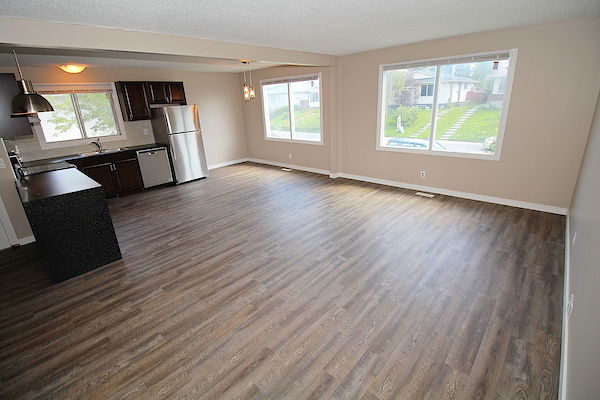 Calgary 3 bedrooms Main Floor for rent. Property photo: 33880-3