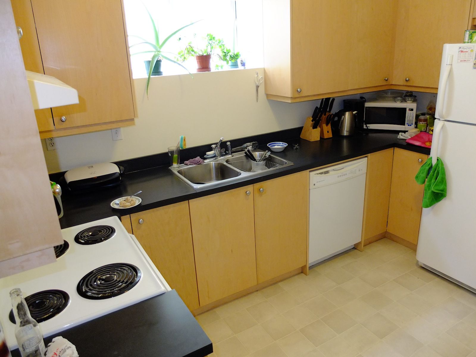 Calgary 2 + Den bedrooms Basement for rent. Property photo: 341325-1