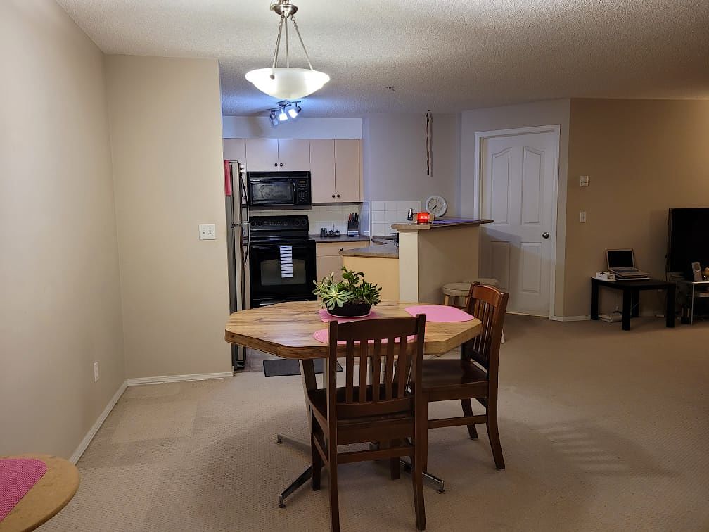 Calgary 2 bedrooms Condo Unit for rent. Property photo: 341427-1