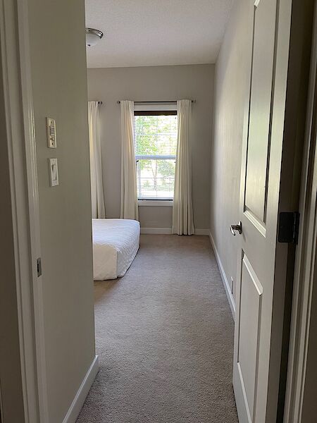 Calgary 2 + Den bedrooms Condo Unit for rent. Property photo: 341904-3