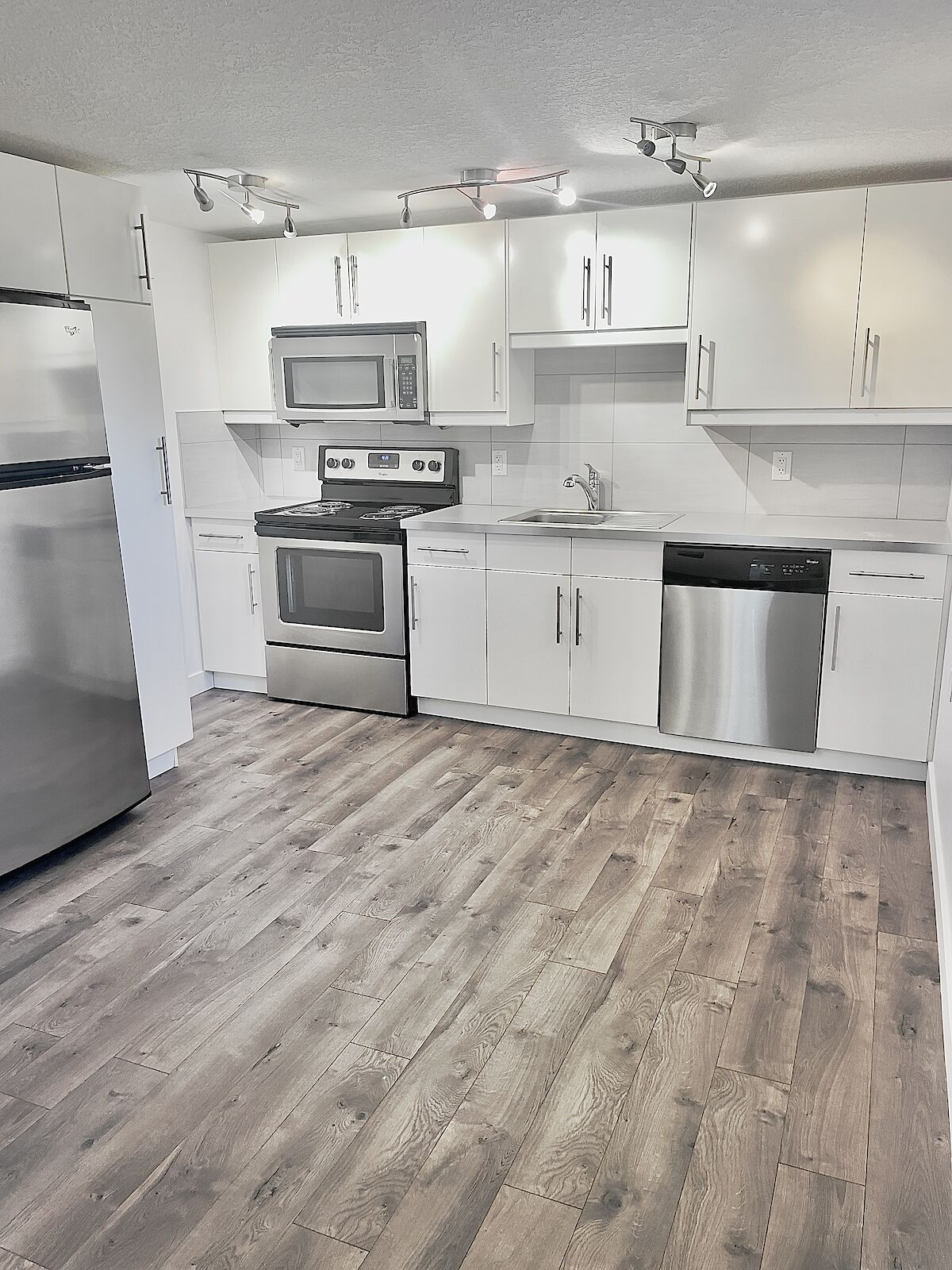 Calgary 2 bedrooms Basement for rent. Property photo: 342432-1