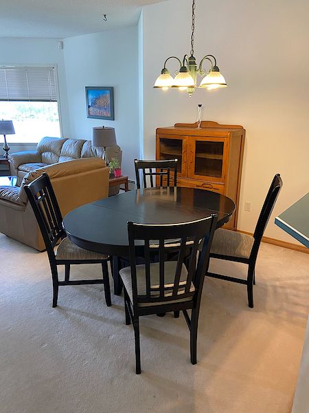 Calgary 2 bedrooms Condo Unit for rent. Property photo: 343754-2