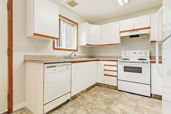 Red Deer 3 bedrooms Townhouse for rent. Property photo: 344433-3