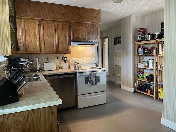 Cochrane 3 + Den bedrooms House for rent. Property photo: 347520-3