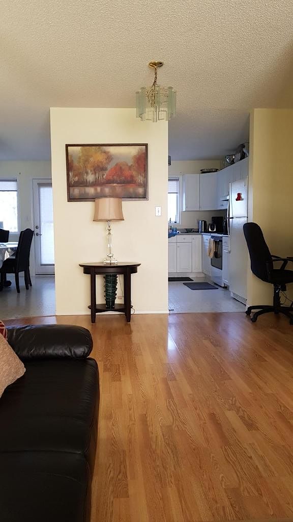 Edmonton 3 bedrooms Townhouse for rent. Property photo: 347983-1
