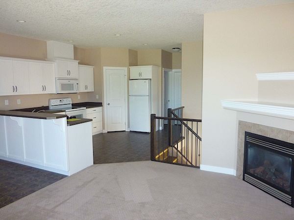 Leduc 2 + Den bedrooms Apartment for rent. Property photo: 348963-2