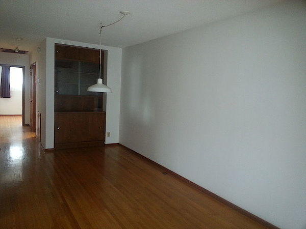 Calgary 3 bedrooms Room For Rent for rent. Property photo: 351837-2