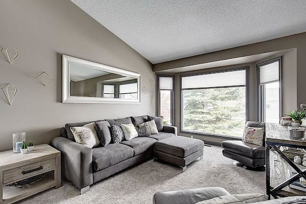 Calgary 3 + Den bedrooms House for rent. Property photo: 354735-2