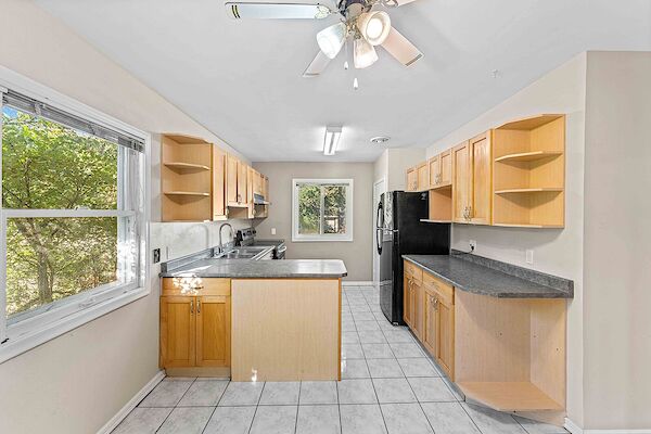 Edmonton 3 bedrooms Main Floor for rent. Property photo: 357226-2