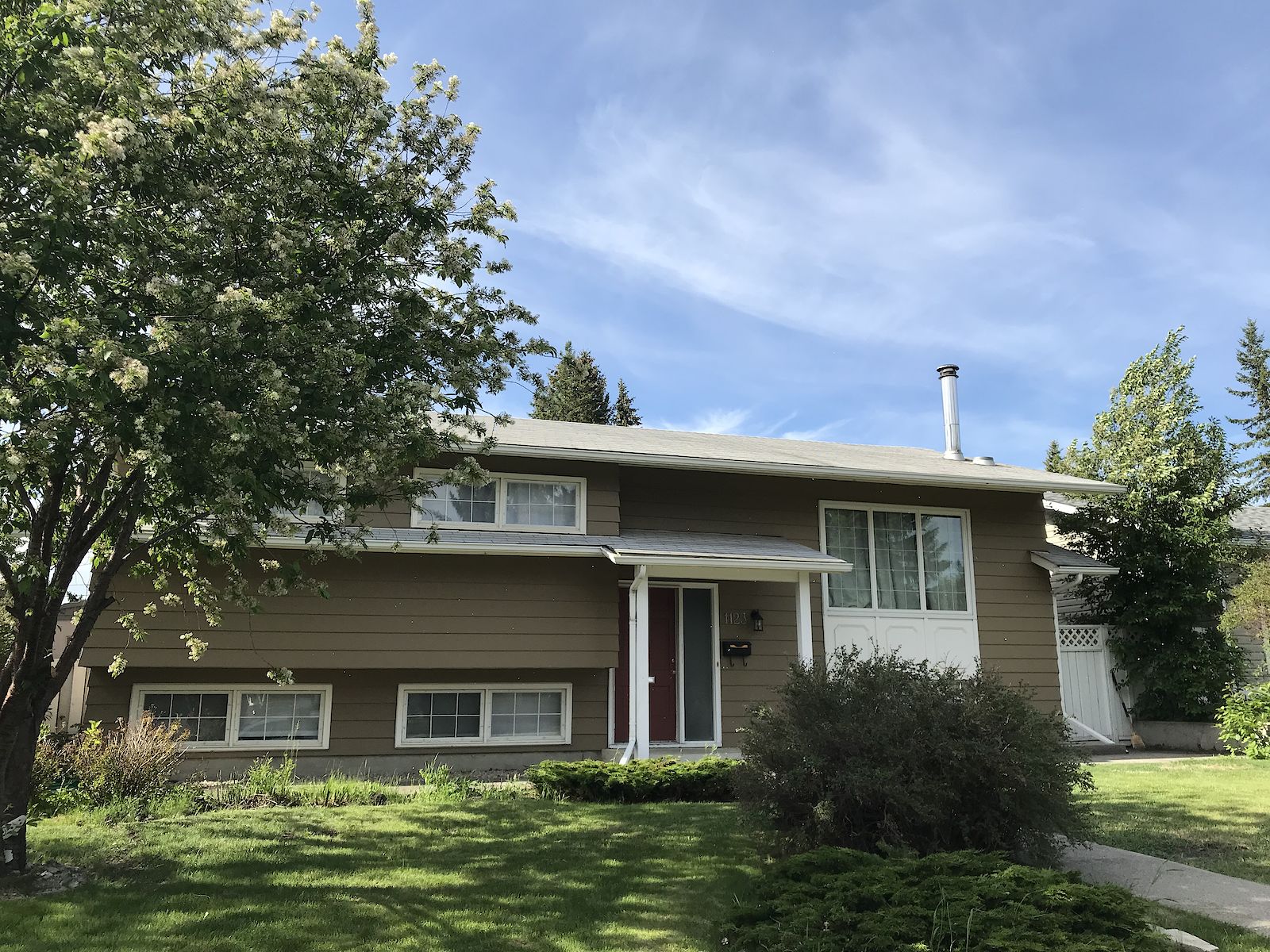 Calgary 3 bedrooms House for rent. Property photo: 359071-1