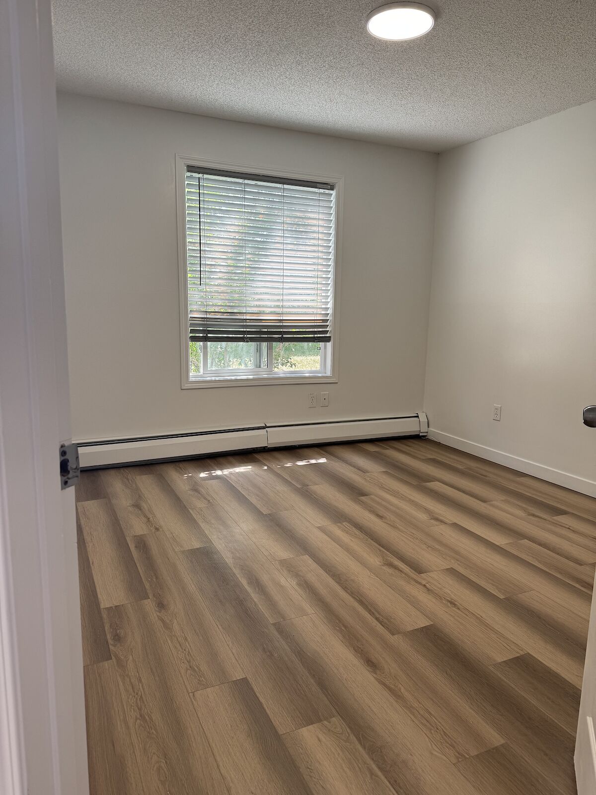 Edmonton 2 bedrooms Condo Unit for rent. Property photo: 364424-1