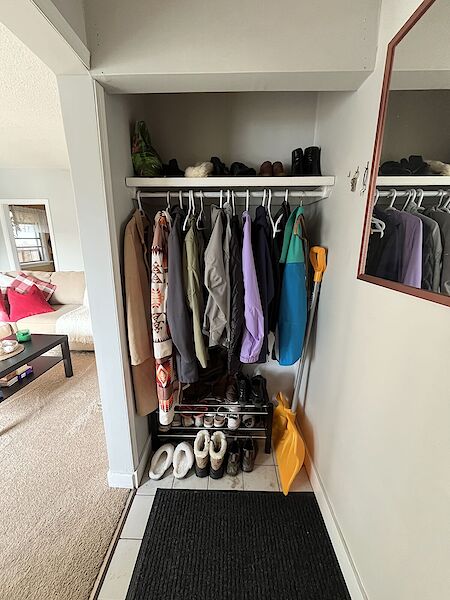Calgary 2 bedrooms House for rent. Property photo: 368153-2